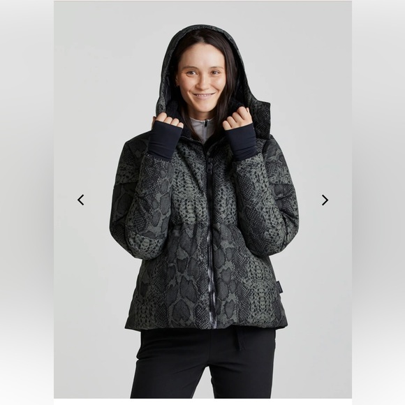 NEW🖤💚VARLEY Dorothy Snake Ski Jacket in Mono Boa size $600 sold out online - Picture 4 of 14